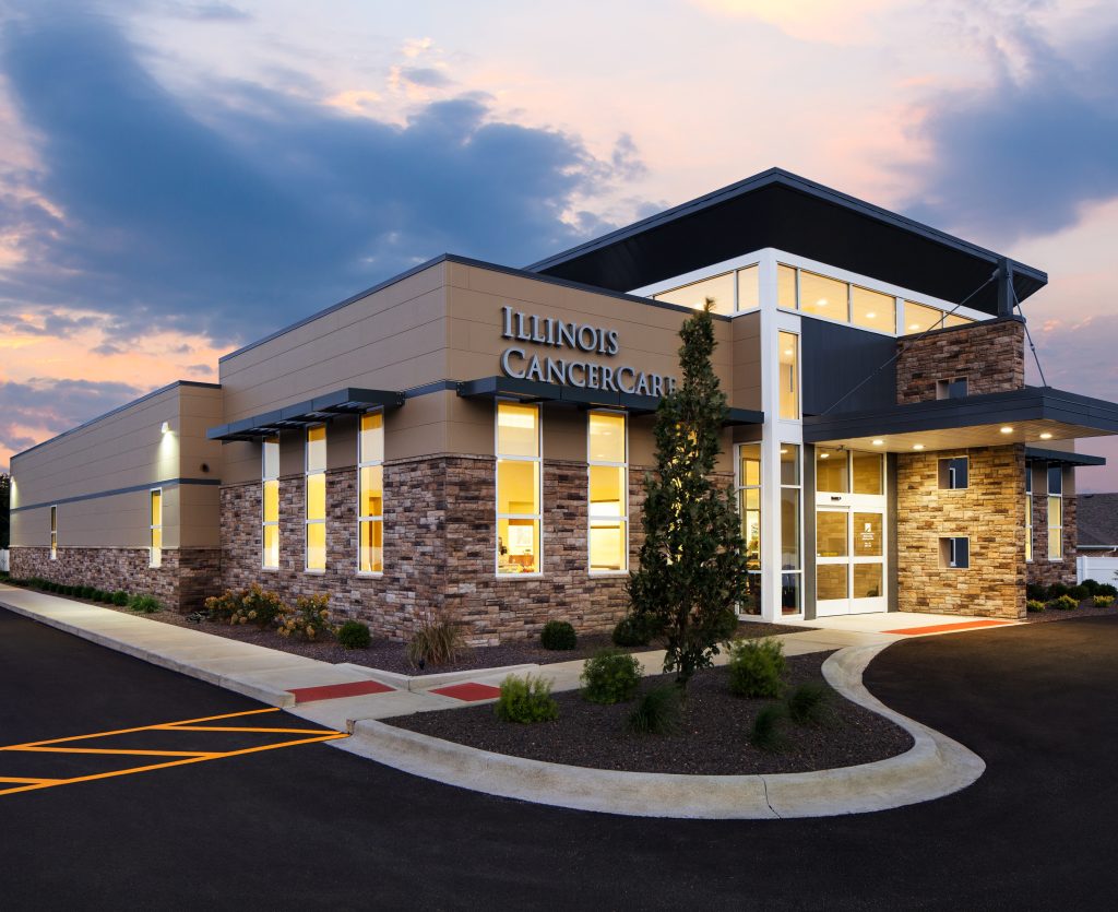Exterior dusk shot of Illinois CancerCare in Galesburg, IL