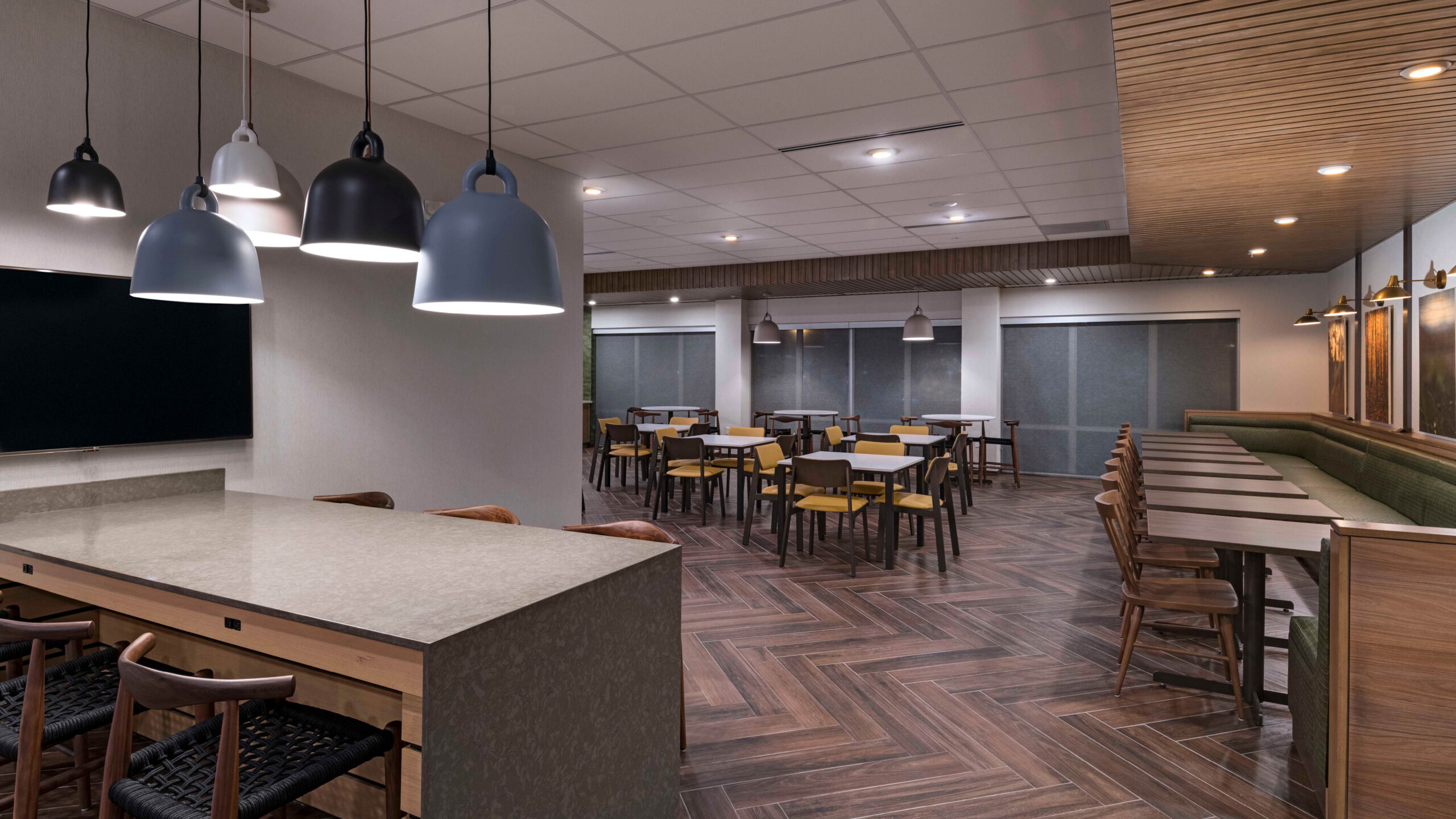 hotel breakfast area with tables and chairs